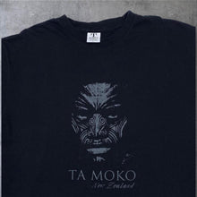 Load image into Gallery viewer, Early 00’s Ta Moko “New Zealand” Souvenir Spellout Graphic Black T-Shirt
