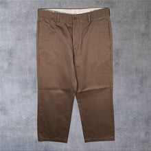Load image into Gallery viewer, GAP Khakis "Classic Fit" Brown Straight Leg Cotton Chino Trousers
