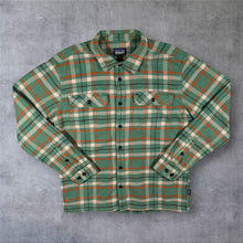 Load image into Gallery viewer, Patagonia Fjord Flannel Shirt Mens M Green Plaid Organic Cotton 53947 FA20

