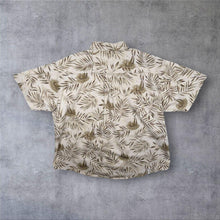 Load image into Gallery viewer, Vintage Woolrich Hawaiian Leaf Patterned Short Sleeve Cotton Button-Down Shirt
