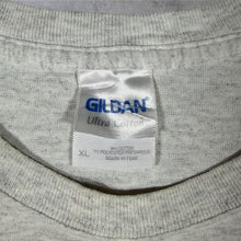 Load image into Gallery viewer, Vintage Gildan Wolf Feather Graphic T Shirt Grey Native Style Tee XL
