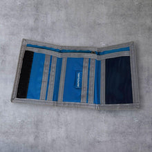 Load image into Gallery viewer, Early 00's Ripcurl Logo Spellout Graphic Surfer Skater Wallet

