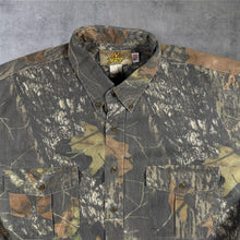 Load image into Gallery viewer, Vintage 90s No Trace Dan River Mossy Oak Camo Hunting Shirt Made USA
