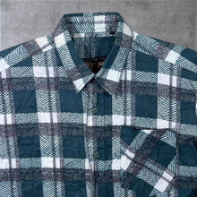 Load image into Gallery viewer, Vintage Haoyun Green Black White Plaid Check Long Sleeve Cotton Flannel Shirt

