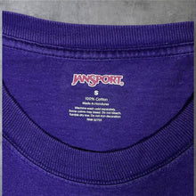 Load image into Gallery viewer, Jansport James Madison Alumni UNIVERSITY College Graphic Purple T-Shirt
