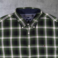 Load image into Gallery viewer, Tommy Hilfiger "Slim Fit" Green Check Long Sleeve Cotton Button-Down Shirt

