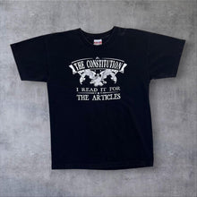 Load image into Gallery viewer, Early 00's Bayside The Constitution "I Read It For The Articles" Novelty Souvenir T-Shirt
