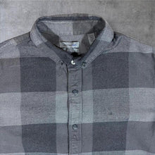 Load image into Gallery viewer, Calvin Klein Jeans "Slim Fit" Grey Plaid Check Long Sleeve Flannel Button-Up Shirt
