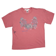 Load image into Gallery viewer, Anvil (1993) CAYMAN ISLANDS Sea Shell Souvenir Spellout Graphic Single Stitch T-Shirt
