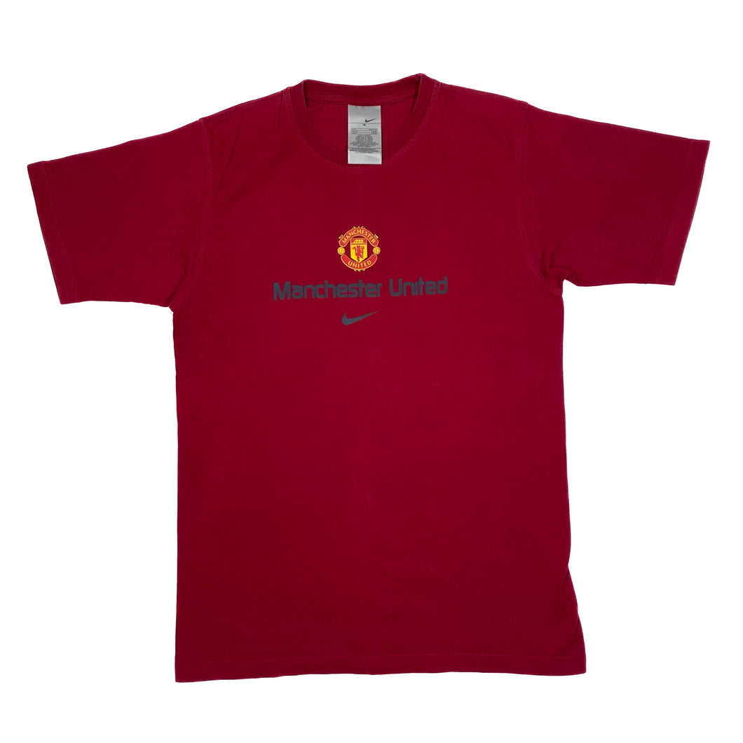 Nike MANCHESTER UNITED FC Football Logo Spellout Graphic T-Shirt