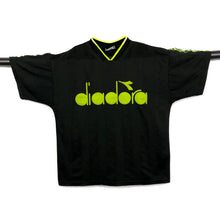 Load image into Gallery viewer, DIADORA Big Spellout Logo Tape Sleeve Polyester Sports T-Shirt
