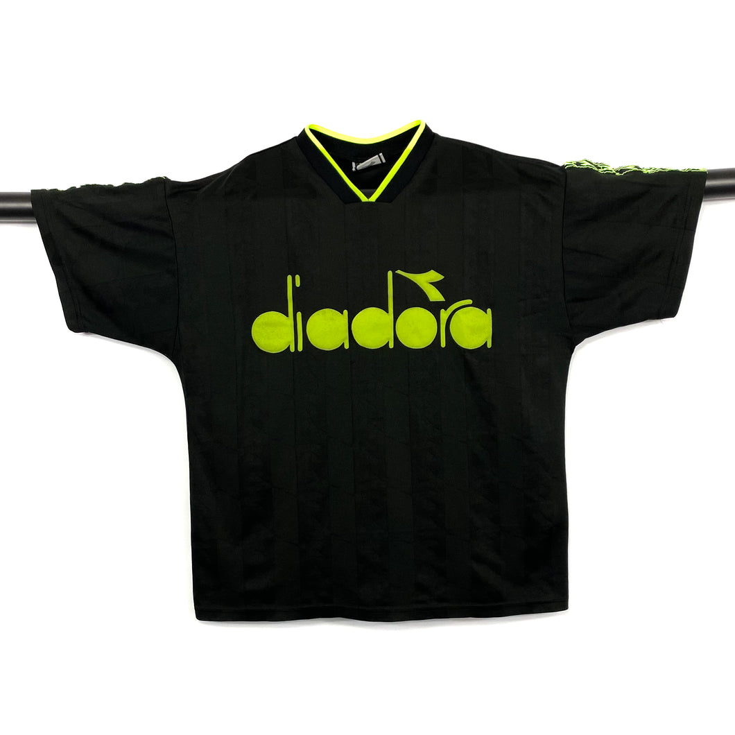 DIADORA Big Spellout Logo Tape Sleeve Polyester Sports T-Shirt