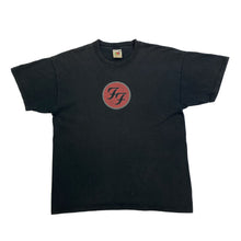 Load image into Gallery viewer, FOO FIGHTERS (2000) Graphic Logo Spellout Alternative Rock Hard Rock Band T-Shirt
