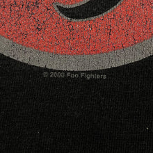 Load image into Gallery viewer, FOO FIGHTERS (2000) Graphic Logo Spellout Alternative Rock Hard Rock Band T-Shirt
