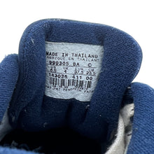 Load image into Gallery viewer, Vintage NIKE (1999) GTS Canvas Court Tennis Retro Skater Style Sports Athletic Trainers Shoes
