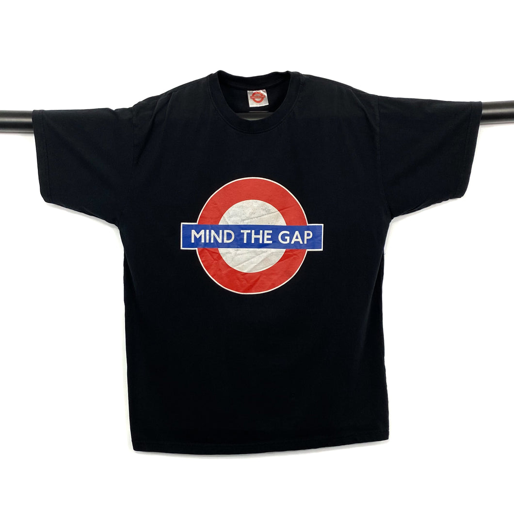 MIND THE GAP London Underground Souvenir Spellout Graphic T-Shirt