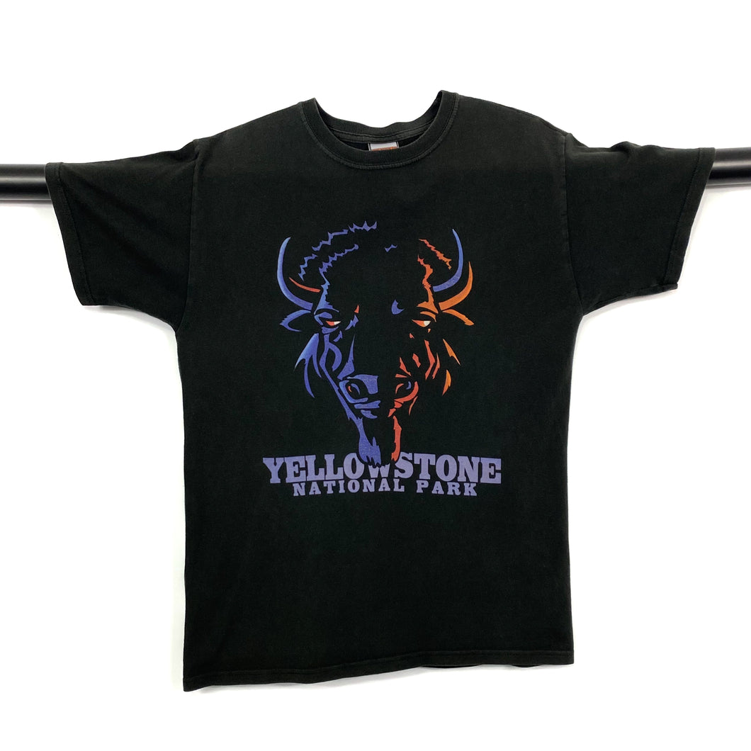 YELLOWSTONE NATIONAL PARK Bison Souvenir Spellout Graphic T-Shirt
