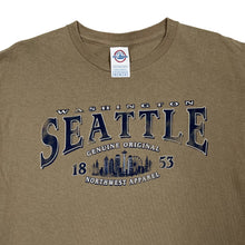 Load image into Gallery viewer, Delta SEATTLE “Washington” USA Souvenir Spellout Graphic T-Shirt
