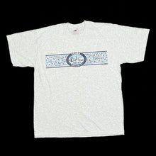 Load image into Gallery viewer, Early 00’s PRAHA “Ceska Republika” Czech Republic Souvenir Spellout Graphic T-Shirt

