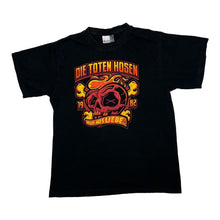 Load image into Gallery viewer, Early 00’s Promodoro DIE TOTEN HOSEN “Alles Aus Liebe” Hard Rock Band T-Shirt
