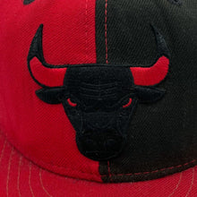 Load image into Gallery viewer, New Era NBA CHICAGO BULLS Embroidered Logo Colour Block Stretch Fit Snapback Baseball Cap
